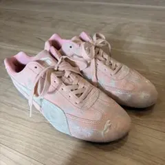 Puma ピンク スエード スニーカー