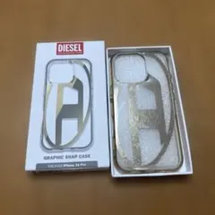 DIESEL iPhone 16 Pro グラフィック スナップケースのサムネイル