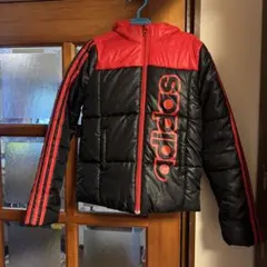adidas ダウンコート 黒/赤 フード付き 140
