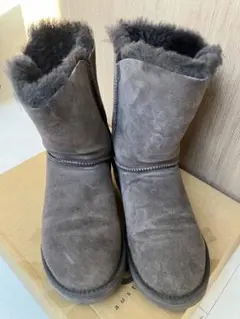 UGG BAILEY BUTTON 5803 W/CHO 25㌢