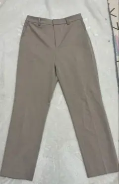 UNIQLO ベージュ スラックス Mサイズ