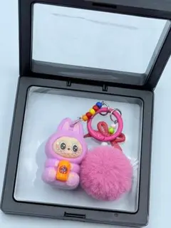 ラブブ キャラクター キーホルダー ふわふわポンポン付き ピンク