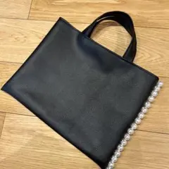 即購入可能です☆ブラックフェイクレザーパールバック黒 パールトート 