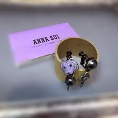 ANNA SUI 紫色のトラとデザイン違いのイヤリング