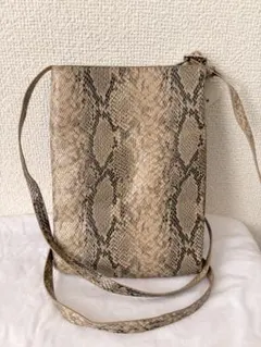 ヘビ柄ショルダーバッグ