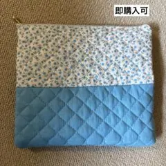 水色　白　花柄　キルティング　フラットポーチ　ハンドメイド