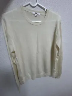 ユニクロ　エクストラファインメリノクルーネックセーター　ホワイト
