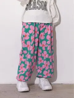 気まぐれSALE。新作総柄バルーンパンツ