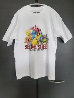 ユニクロ セサミストリート Tシャツ