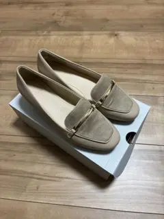 ベージュ ローファー パンプス