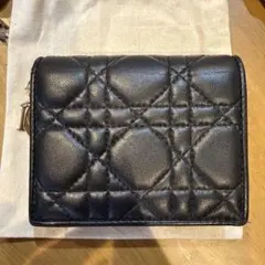 極美品】DIOR Jolie Scarlet カナージュ 二つ折り財布 黒 - メルカリ