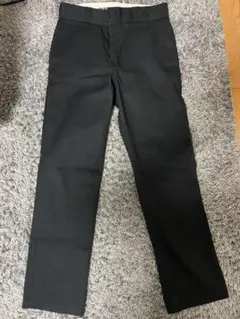 ブラック チノパン