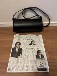 ブラック円筒形ショルダーバッグ　GUのサムネイル