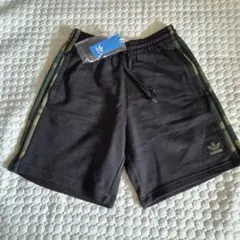 新品　アディダス　ハーフパンツ