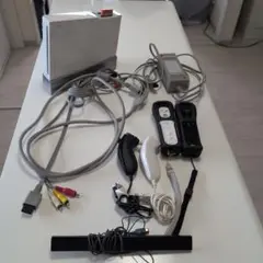 Wii 本体 ホワイト リモコン＆ヌンチャク×2付き