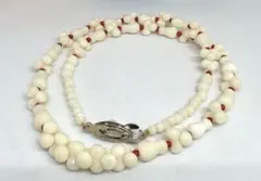 11126天然白珊瑚に赤珊瑚デザインのネックレス