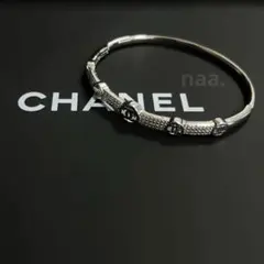 新品未使用✧ シャネル CHANEL ロゴバングル ブレスレット シルバー