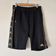 アディダス ハーフパンツ M 黒 金ロゴ ジャージ ラインパンツ　半ズボンのサムネイル