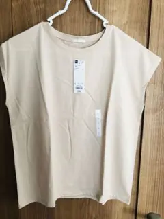 【新品】GU ノースリーブTシャツ L ベージュ