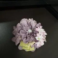 紫とピンクの花コサージュ