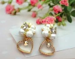 スワロフスキー☆パール&ビジュー 揺れるハートピアス/イヤリング