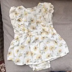 ひまわり柄フリルロンパース