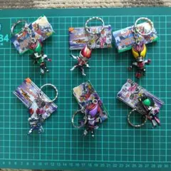 お値下げ❗️激レア❗️仮面ライダー フィギュアキーホルダー 6種セットのサムネイル