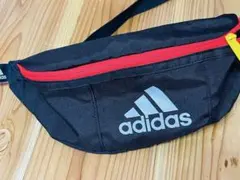 adidas ボディバッグ ブラック レッド