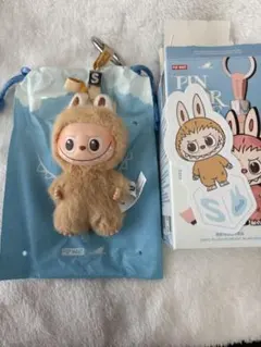 ラブブ LABUBU PIN FOR LOVE イニシャルアルファベット S