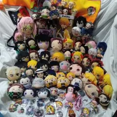 ☆鬼滅の刃☆フィギュア&キーホルダー&缶バッチ&ぬいぐるみ ８６点セット