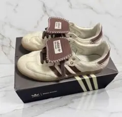 adidas ウェルズボナーのサムネイル