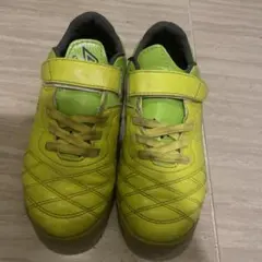 値下げ　Umbro サッカーシューズ ライムグリーン 19cm