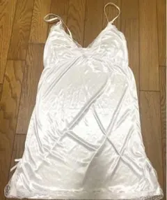 ホワイトサテンレース付きネグリジェ