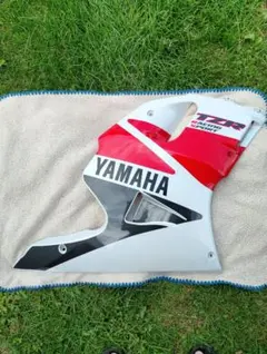 YAMAHA TZR250Rマルボロ 貴重純正Rサイドカウル - メルカリ