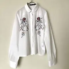 AZUL 花柄刺繍 ホワイトシャツ ブラウスS サイズ綿100%