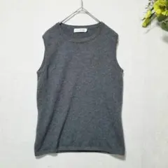 モンテカシミア（M）グレー カシミヤ100% ニットベスト シンプルデザイン