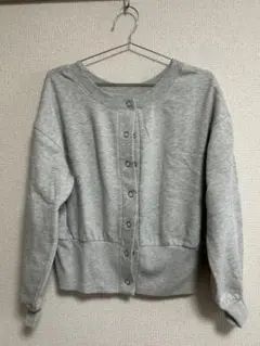 グレー ボタン付きカーディガン サイズF