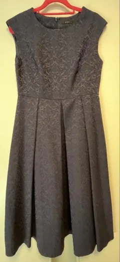 【美品】ワンピース a.v.v M 紺
