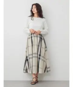 新品 アメリカンホリック チェック メモリーフレアスカート M アイボリー