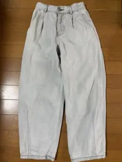 美品❣️G.Uライトグレーデニムパンツのサムネイル