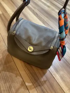 【ノーブランド】【超美品】高級牛革レザーバッグ スカーフ付き