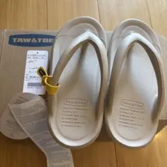 新品　TAW&TOE Flip Flop ビーチサンダル　サンドベージュのサムネイル