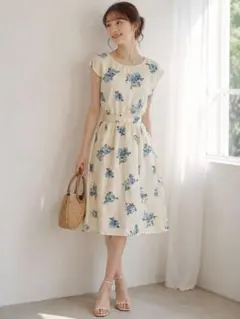 earth music&ecology 大人可愛い花柄ワンピ ブルーローズフレア