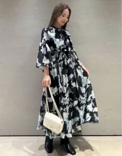 最終値下げ！セルフォード★ペイントフラワーワンピース