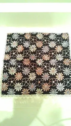 トッカ タオルハンカチ フラワー刺繡 中古品 黒 スマートレター発送