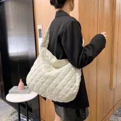 キルティングショルダーバッグ ホワイト 白 シャーリング レディース 人気