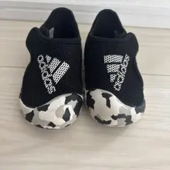 adidas ベビーサンダル 黒 迷彩 13cm
