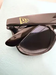 NEW ERA サングラス ブラック ブルーミラーレンズ