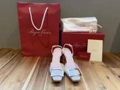 Roger Vivier バックル パンプス　（極美品です。）のサムネイル