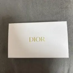 DIOR ホワイトギフトボックス 中型